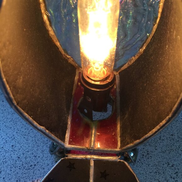 Stained glass lamp - Picture 6 of 8